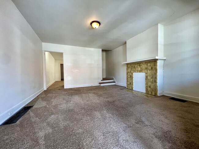 Foto del edificio - Incredible Two Bedroom Townhouse in Oakland! Close to Pitt & CMU! Call Today!