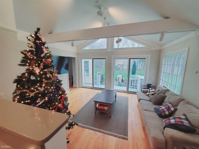 Building Photo - 3 br, 2 bath House - 349 Ponus Rdg