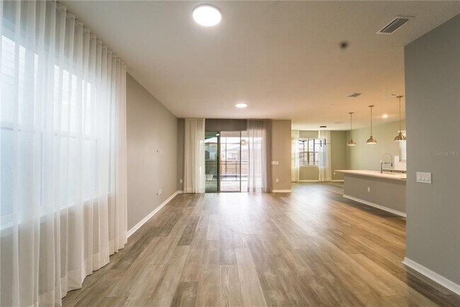 Foto del edificio - 8368 Fenton St