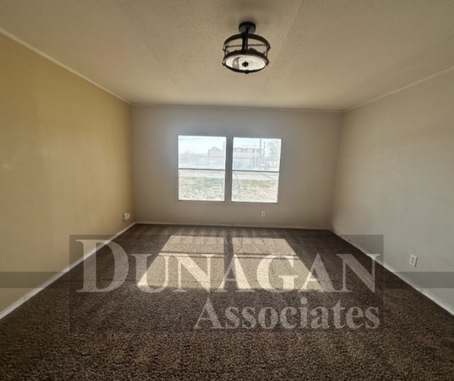 Building Photo - 2 bedroom, 2 bath mobile home with expansi...
