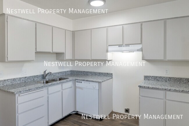 Building Photo - 1481 Mandalay Rd W
