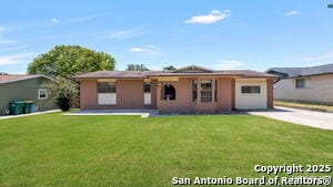 Building Photo - 334 Shin Oak Dr
