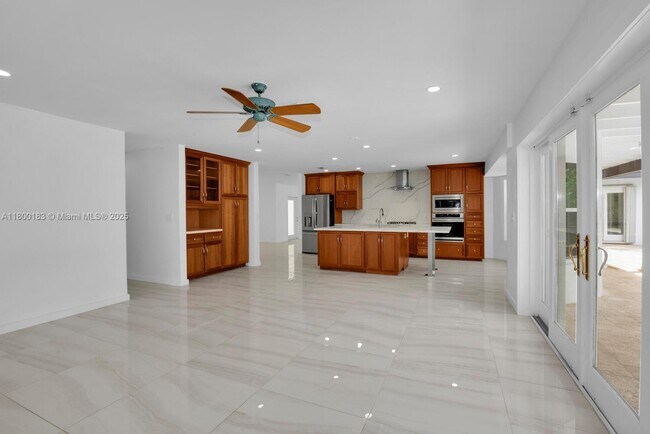 Building Photo - 13840 SW 74th Ave
