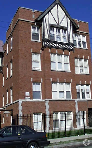 Primary Photo - 2038 N Spaulding Ave