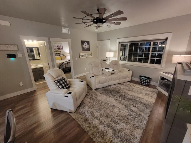 Foto del edificio - 1645 Island View Dr