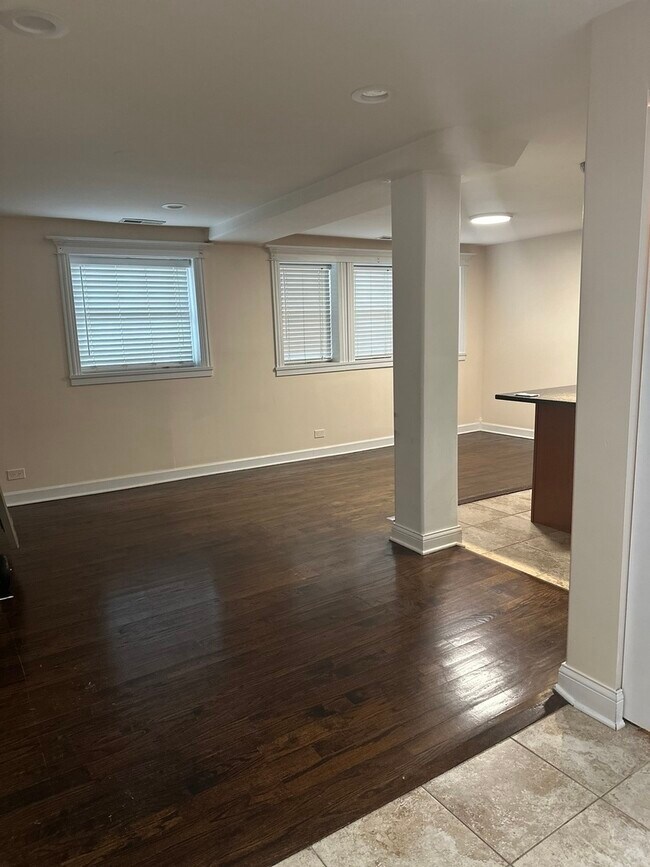 Foto del edificio - 2941 W Belle Plaine Ave