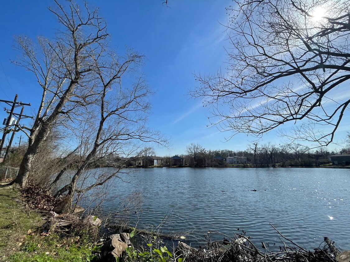 Waterside Condominiums Apartments in Baton Rouge, LA