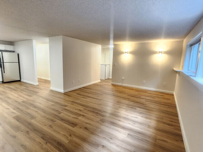 Foto del edificio - Spacious and Modern 1 Bedroom Located near...