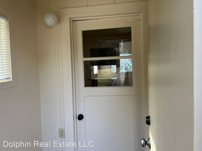 Foto del edificio - 1 br, 1 bath House - 9178 NW Seal Rock St.