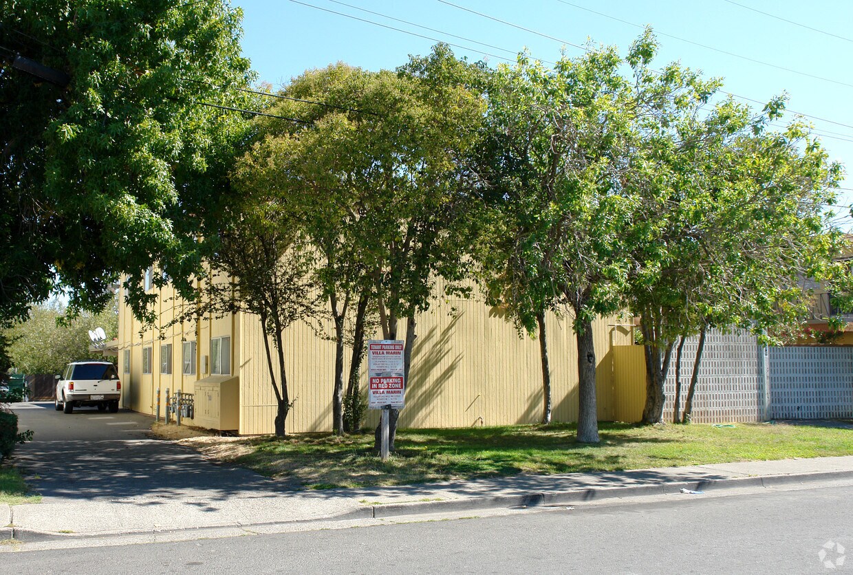 Building Photo - 1306 Leafwood Dr
