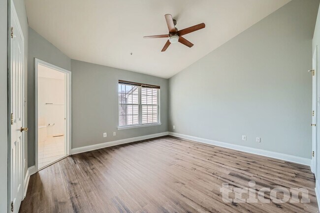 Foto del edificio - 566 Callander Way