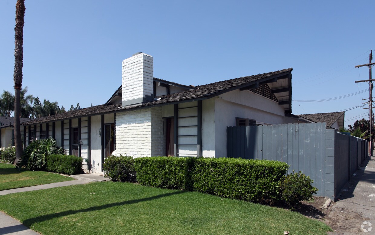 Building Photo - 1181 S Belhaven St