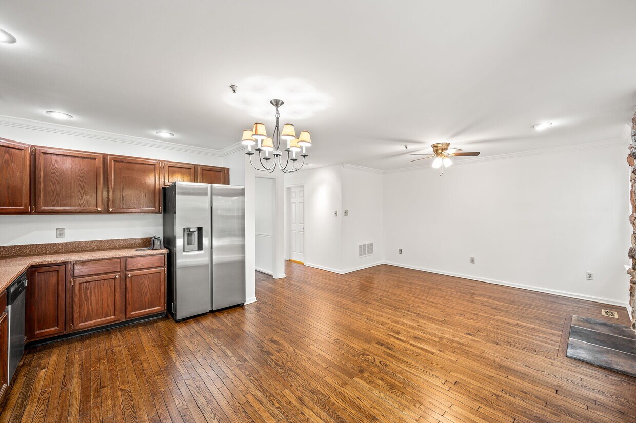 Foto del edificio - 1430 Redwood Ct