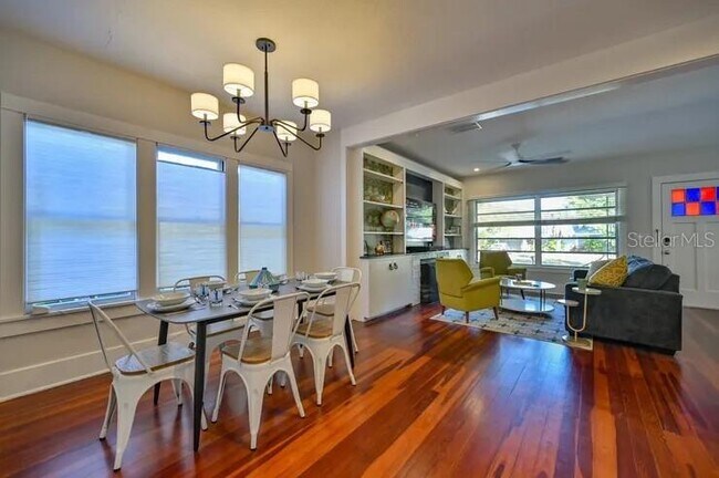 Foto del edificio - 2408 Hillview St