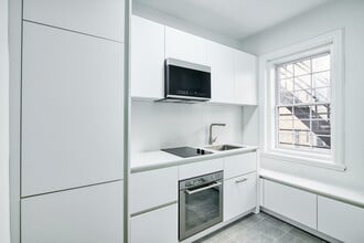 Building Photo - 2060 Rue du Fort