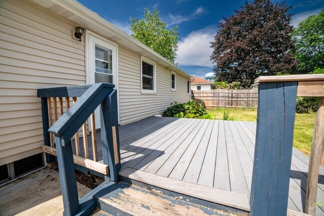 Foto del edificio - Newly remodeled three bedroom Appleton house
