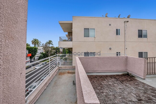 Building Photo - 11823 Avon Way
