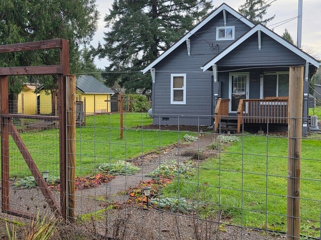 Building Photo - 23 S Main St