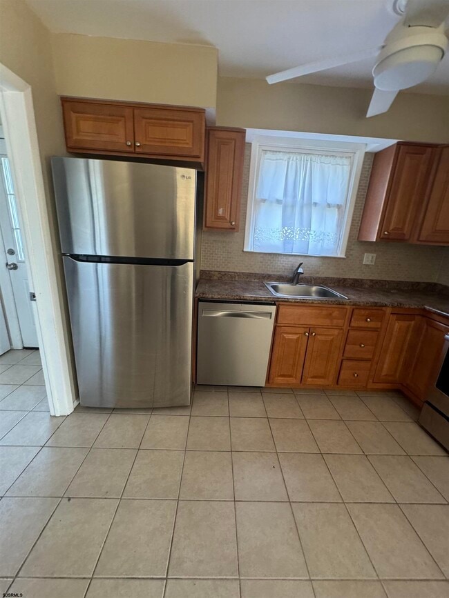 Building Photo - 342 Hampshire Dr