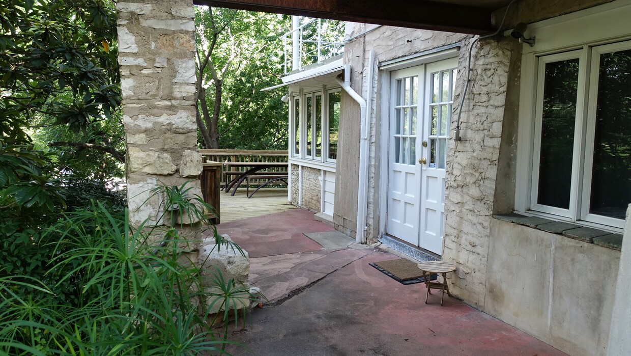 Front Door - 704 San Antonio St