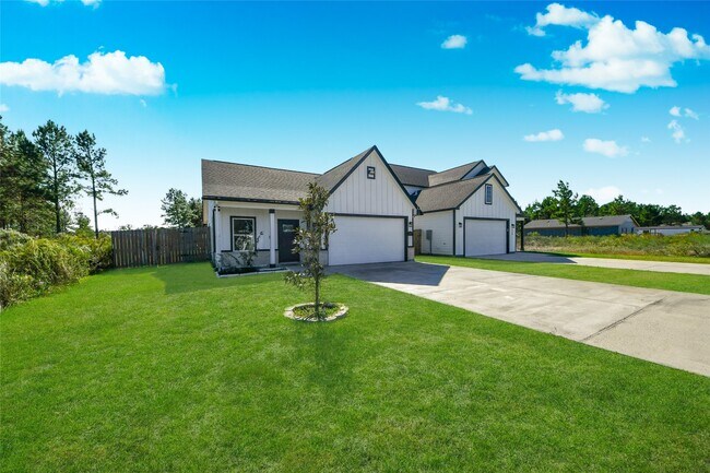 Building Photo - 450 Rd 5512