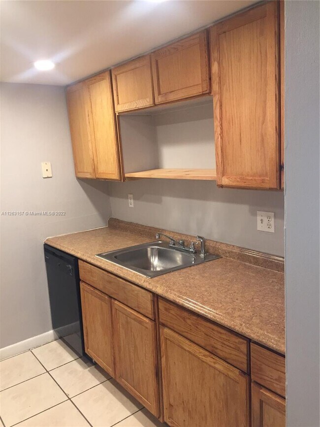 10772 La Placida Dr Unit 7204, Coral Springs, FL 33065 Condo for