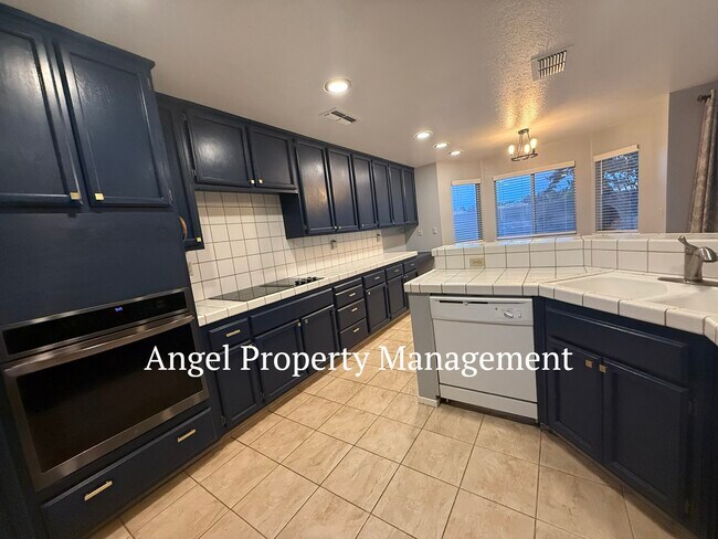 Foto del edificio - 9131 Brienne Way