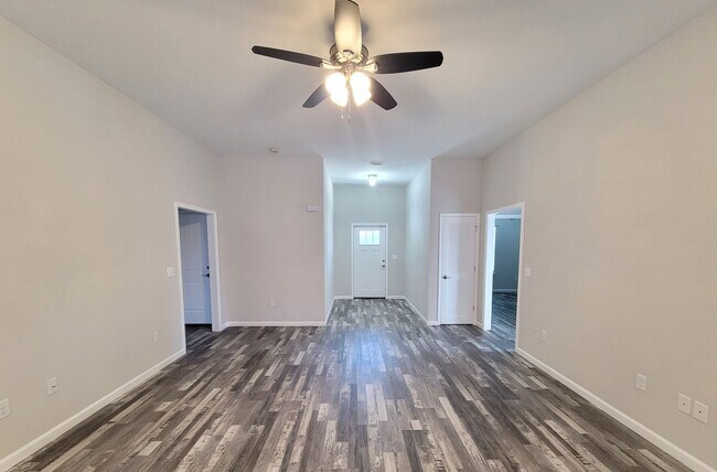 Building Photo - Lynn Haven! 4 Bedroom 2 bath Home w/Work Shop on Large Corner Lot!