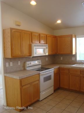 Building Photo - 3054 Shoshone Dr