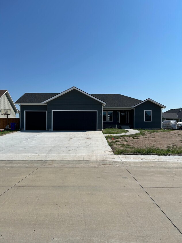 Primary Photo - 1508 Tallgrass Drive