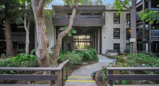 Building Photo - 7742 Redlands St