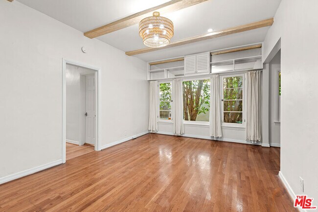 Foto del edificio - 340 N Oakhurst Dr