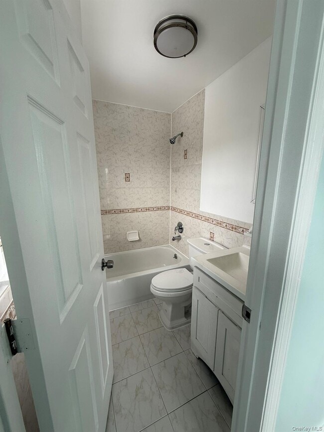 Building Photo - 176-34 133rd Ave