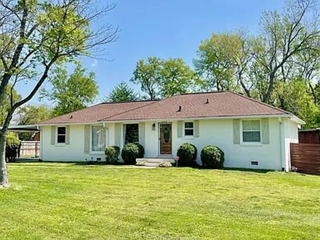 Building Photo - 2519 David Dr
