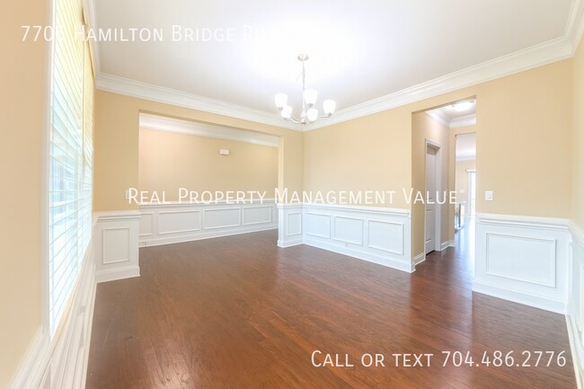 Foto del edificio - 7705 Hamilton Bridge Rd