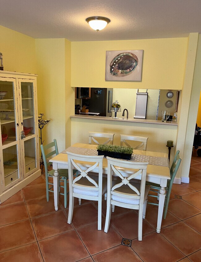 Foto del edificio - 4723 Lucerne Lakes Blvd W