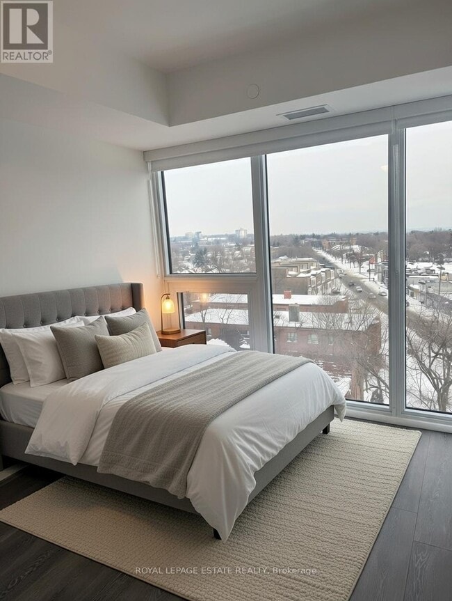 Photo du bâtiment - 2 Manderley Dr