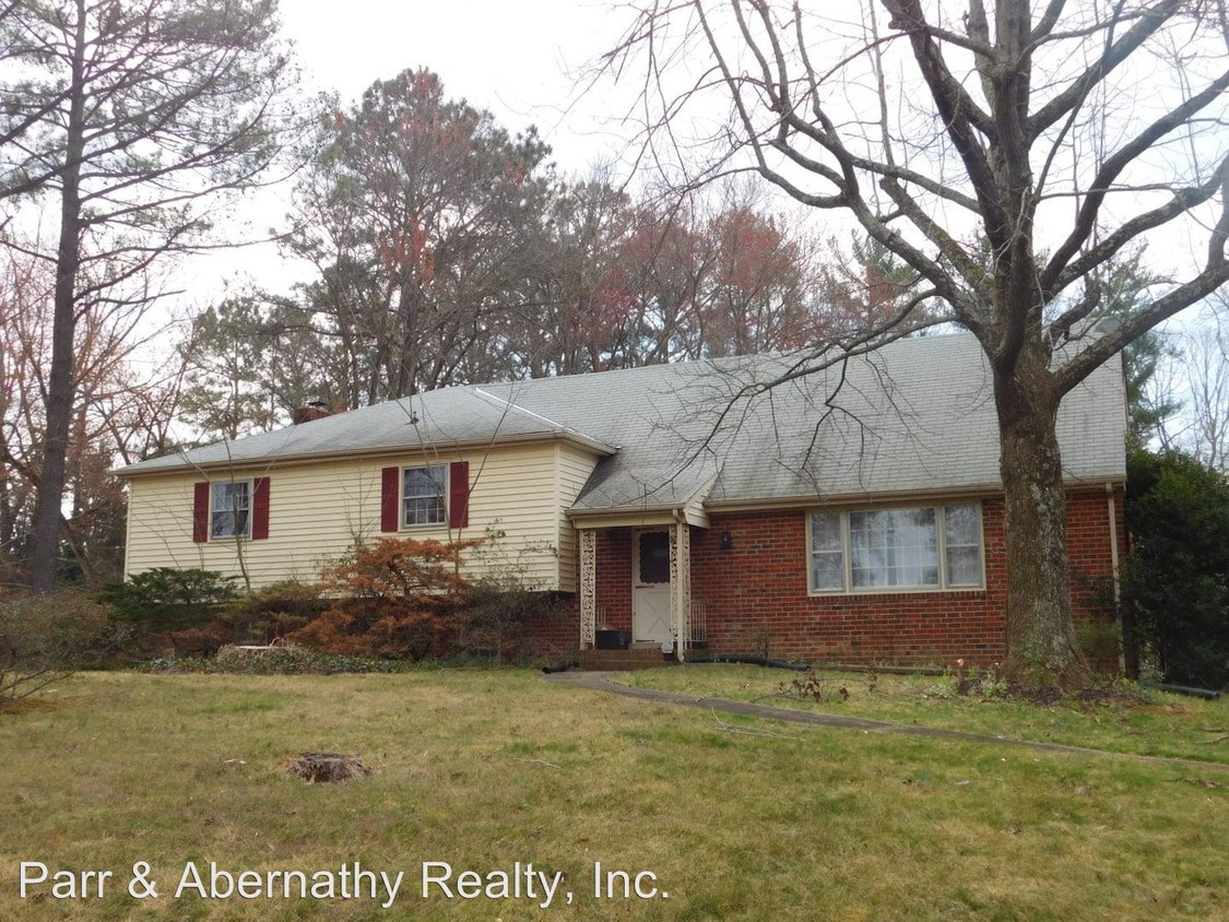 Primary Photo - 10201 Garfield Rd