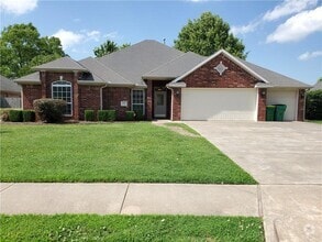 Building Photo - 884 Palisades Ave