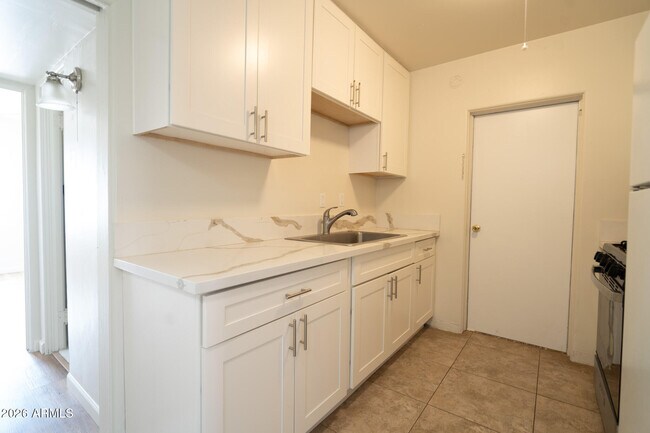 Building Photo - 1134 S Roosevelt St