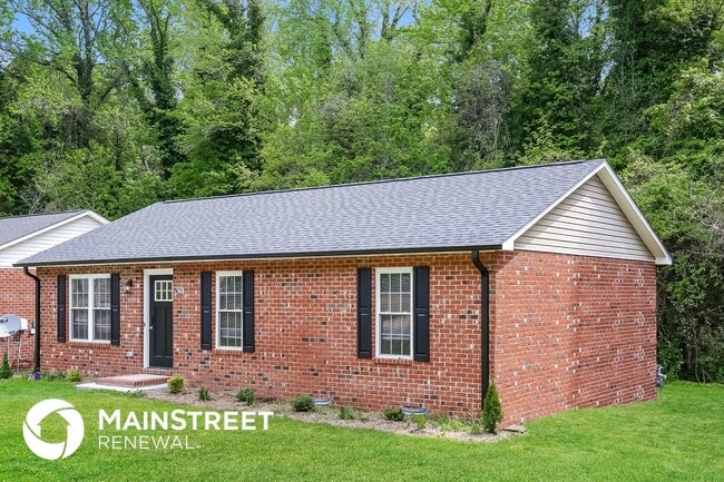 Building Photo - 821 Dogwood Cir