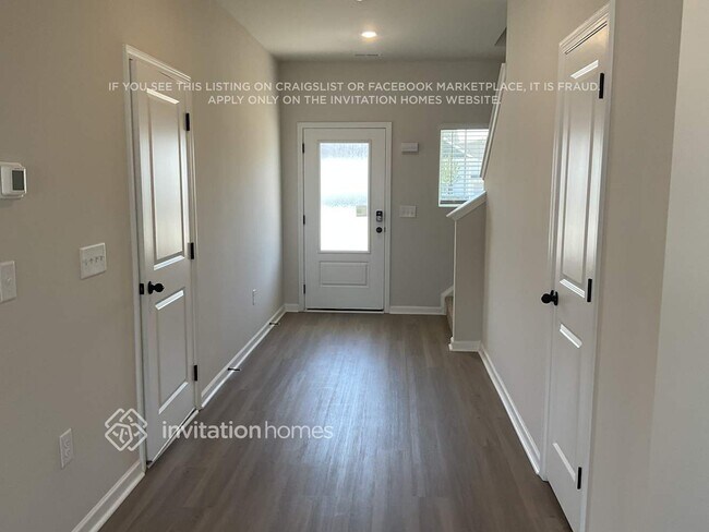 Building Photo - 3331 Fox Hall Dr