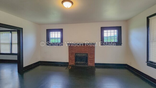 Foto del edificio - 3 BR / 1 BA new front and back decks!