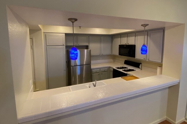 Kitchen - 2551 Plaza del Amo
