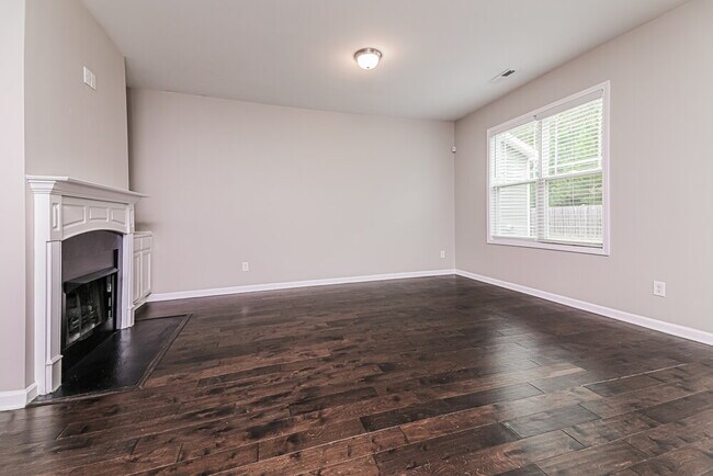 Foto del edificio - 157 Golden Gate Pkwy