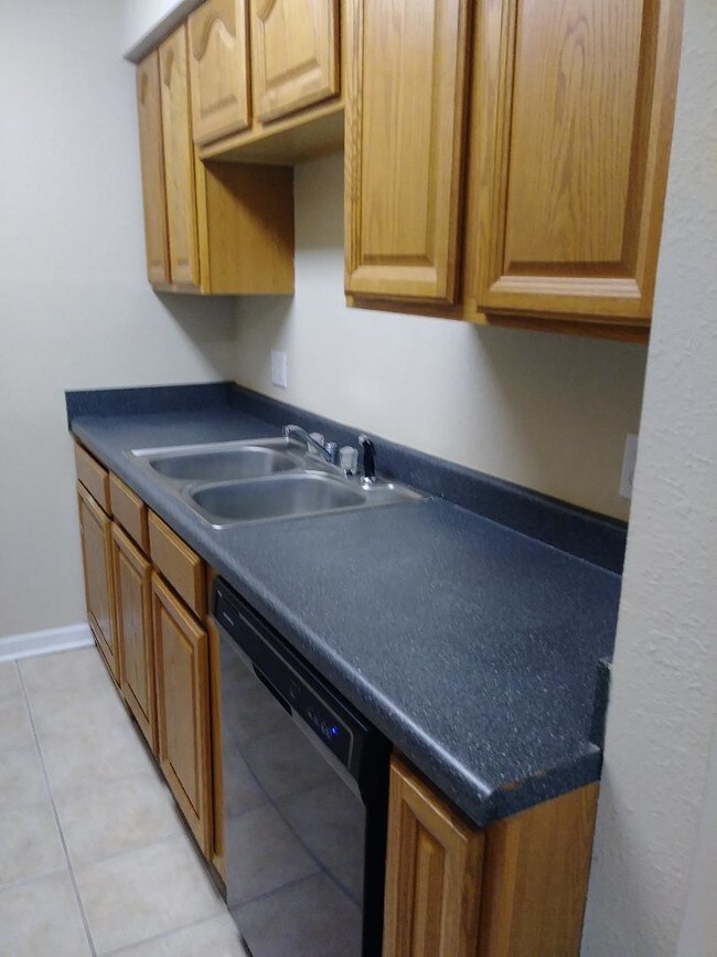 gabinetes de cocina nuevos - 4518 Y A Tittle Ave