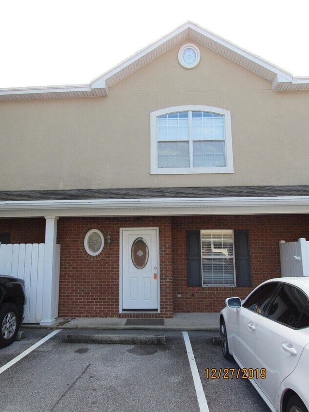 Foto principal - 544 Maple Ave