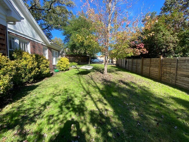 Foto del edificio - 2225 Blossom St