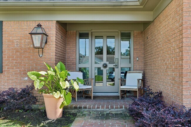 Foto del edificio - 6159 Meadow Lake Ln