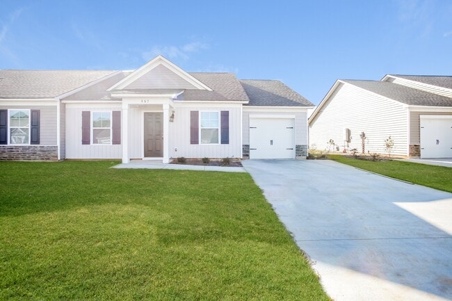 Building Photo - 457 Conifer St